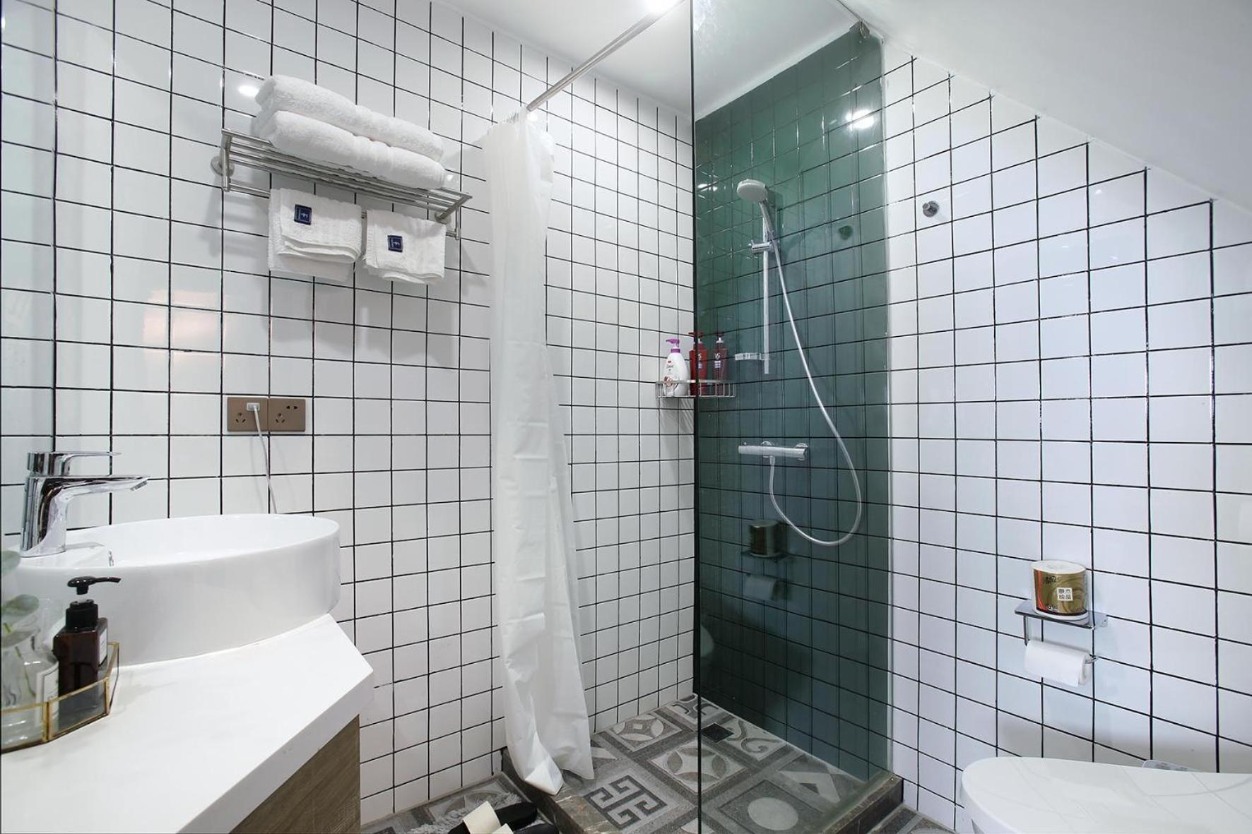 Shanghai Downtown Hills Boutique Guesthouse - Near Metro Line 7, Exit 3, Changping Road Værelse billede